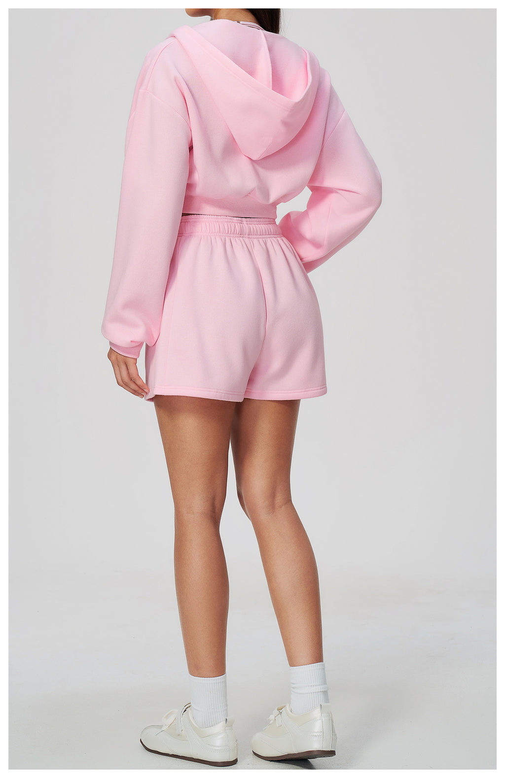 Women 2 Piece Fall Winter Tracksuits Fleece Lined Cropped Zip Up Hoodie and Drawstring Waist Loose Sweat Shorts with Side Pockets
