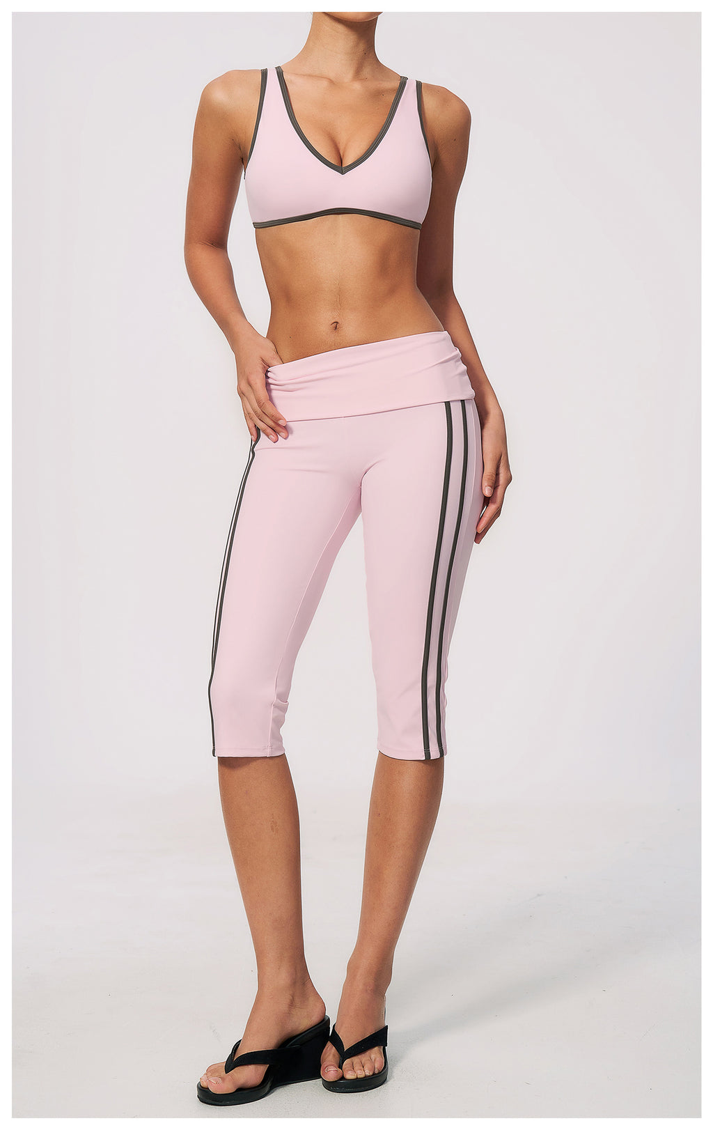 2 PCS Workout Set Women Contrast Color V Neck U Back Sports Bra and Fold Over Waist Capri Yoga Leggings