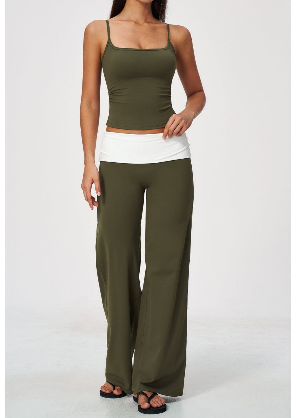 2 Piece Set Square Neck Adjustable Strap Ruched Slim Fit Workout Yoga Vest and ColorBlock High Waisted Wide Leg Yoga Athletic Pants