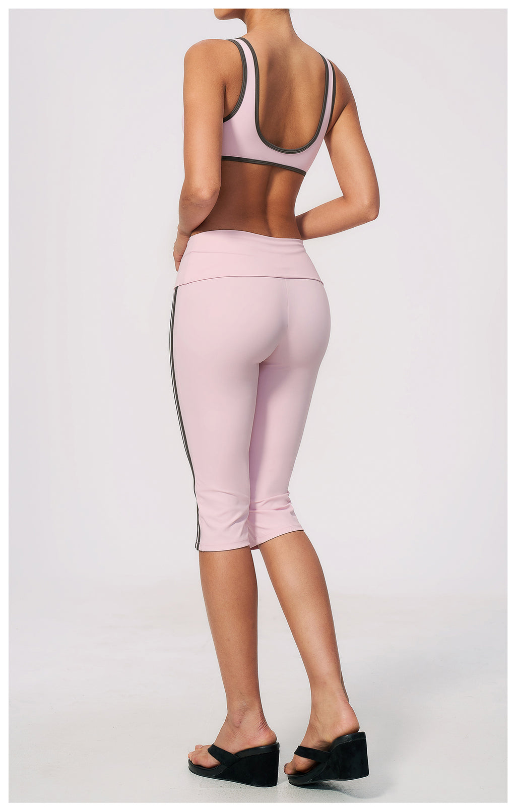 2 PCS Workout Set Women Contrast Color V Neck U Back Sports Bra and Fold Over Waist Capri Yoga Leggings