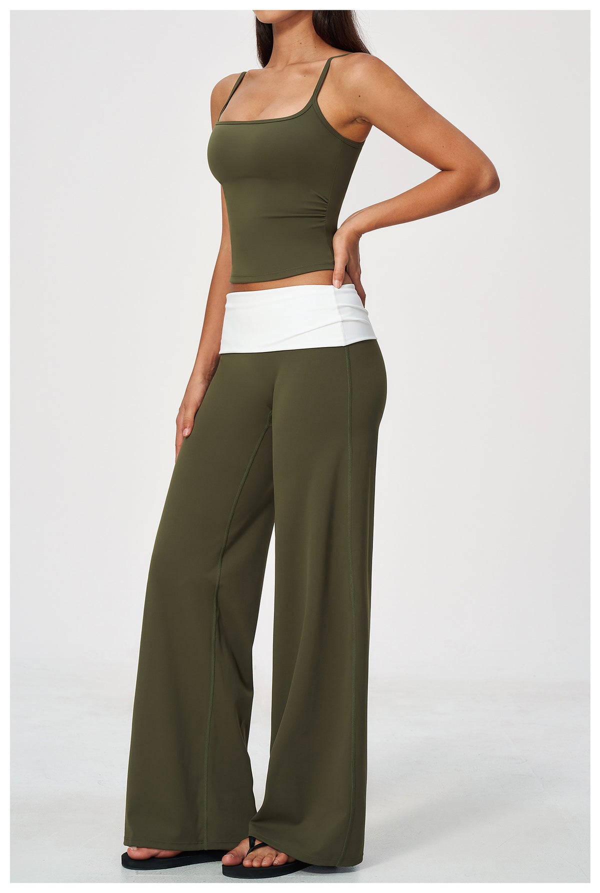 2 Piece Set Square Neck Adjustable Strap Ruched Slim Fit Workout Yoga Vest and ColorBlock High Waisted Wide Leg Yoga Athletic Pants