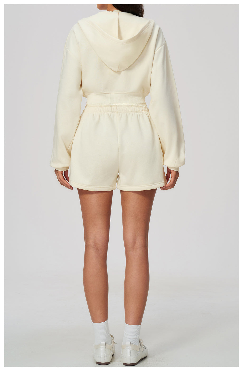 Women 2 Piece Fall Winter Tracksuits Fleece Lined Cropped Zip Up Hoodie and Drawstring Waist Loose Sweat Shorts with Side Pockets