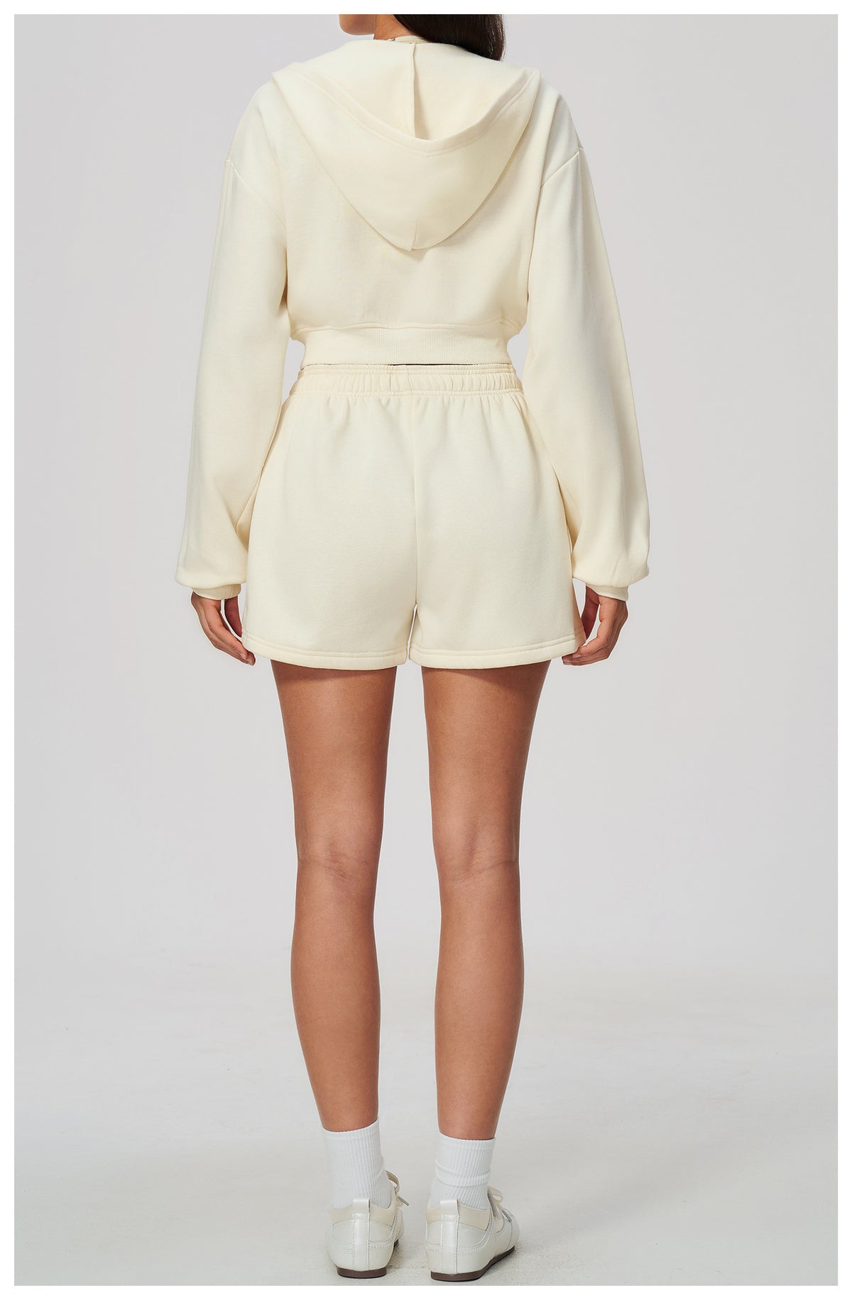 Women 2 Piece Fall Winter Tracksuits Fleece Lined Cropped Zip Up Hoodie and Drawstring Waist Loose Sweat Shorts with Side Pockets