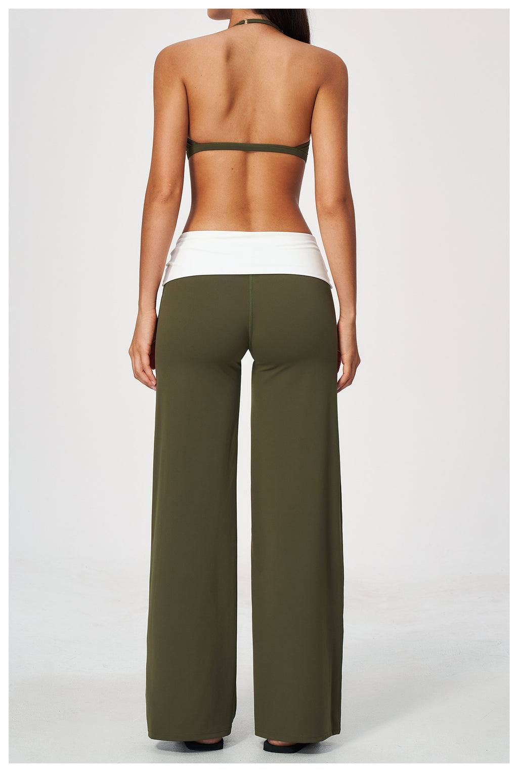 2 Piece Set Deep V-Neck Halter Thin Strap Backless Sports Bra and ColorBlock High Waisted Wide Leg Yoga Athletic Pants