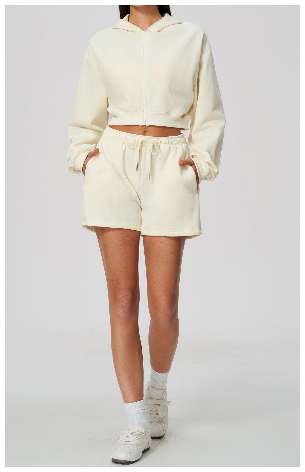 Women 2 Piece Fall Winter Tracksuits Fleece Lined Cropped Zip Up Hoodie and Drawstring Waist Loose Sweat Shorts with Side Pockets