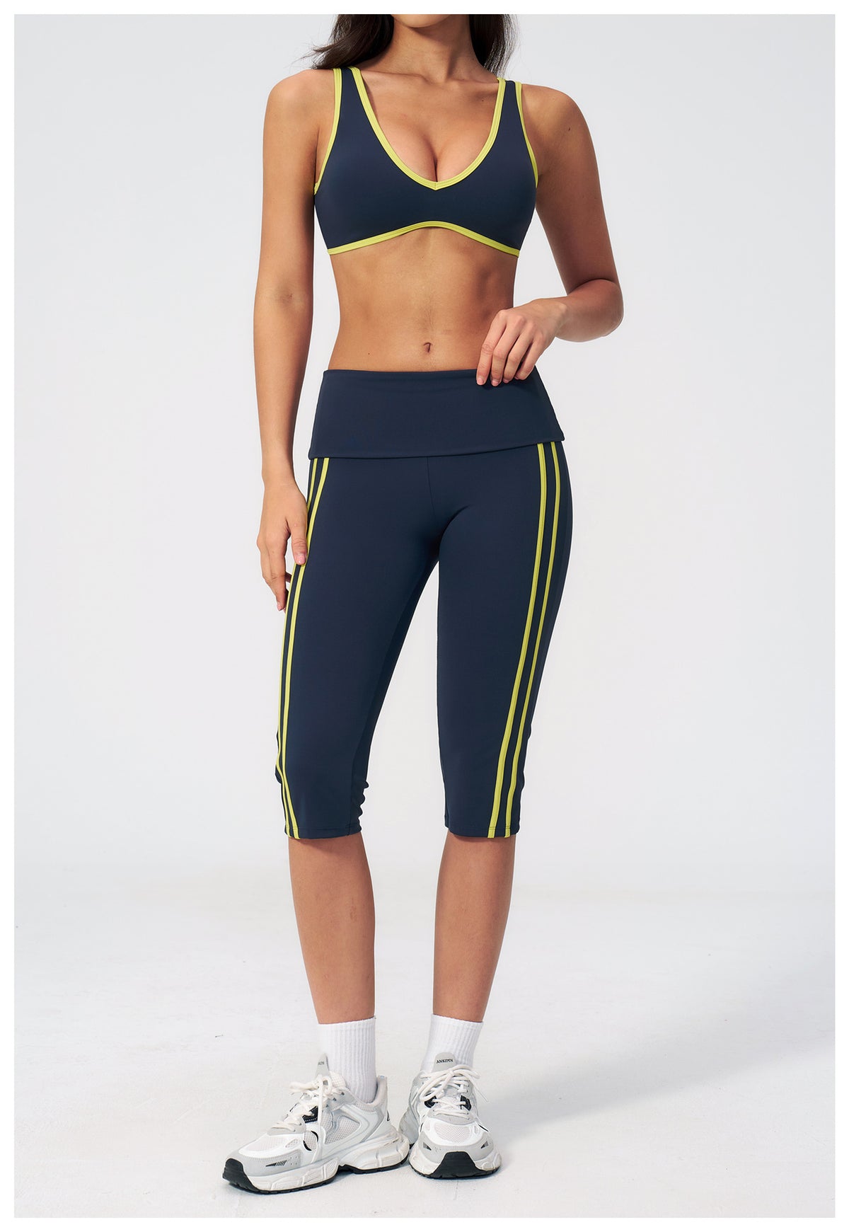 2 PCS Workout Set Women Contrast Color V Neck U Back Sports Bra and Fold Over Waist Capri Yoga Leggings