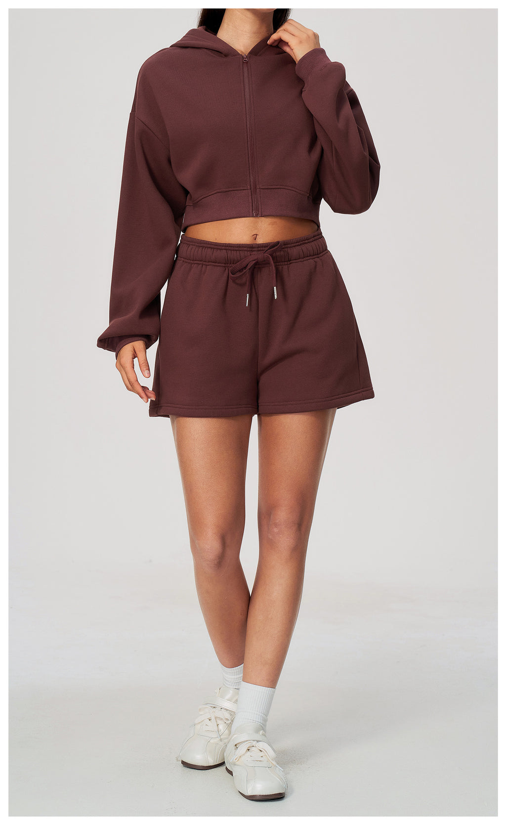 Women 2 Piece Fall Winter Tracksuits Fleece Lined Cropped Zip Up Hoodie and Drawstring Waist Loose Sweat Shorts with Side Pockets