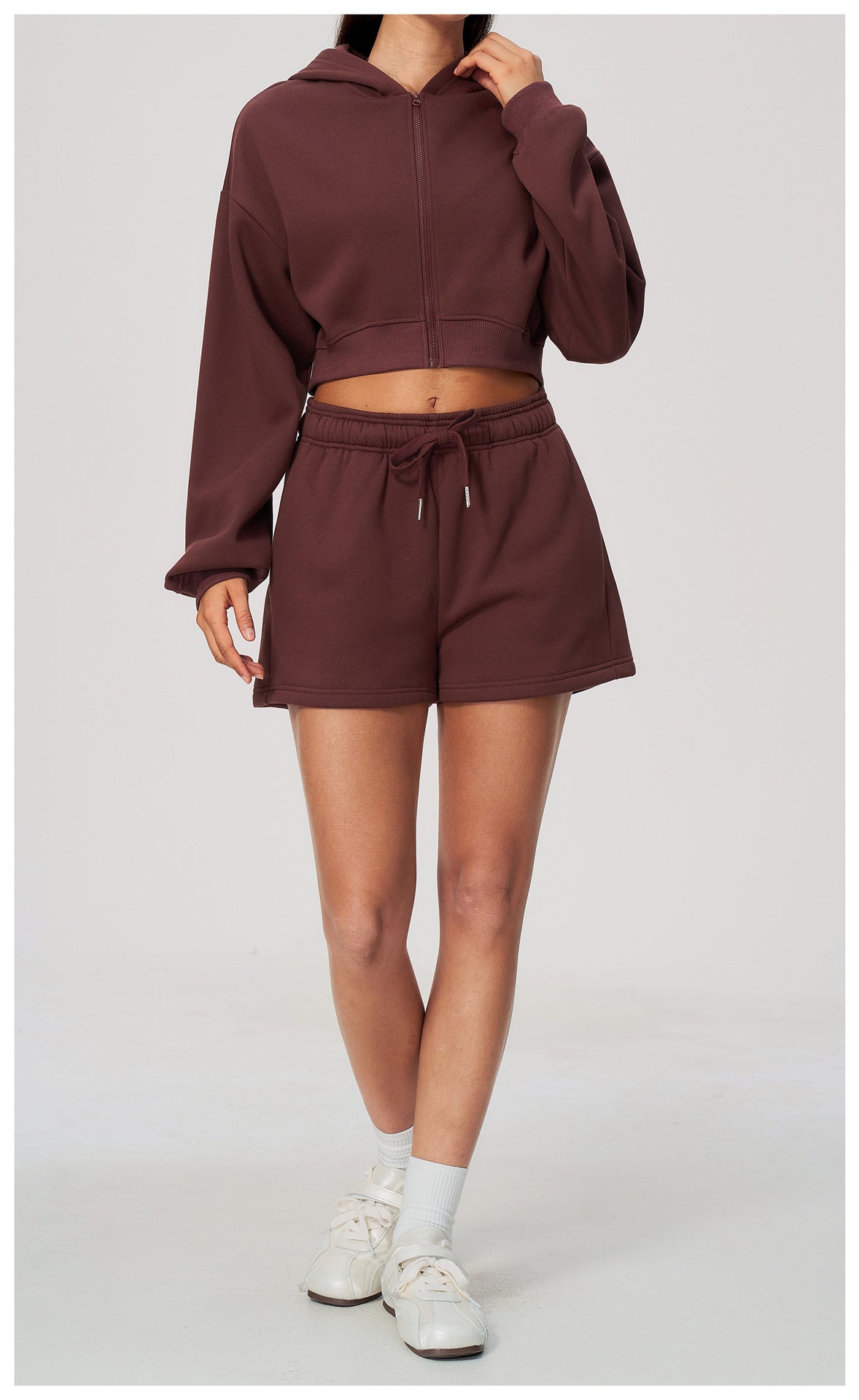 Women 2 Piece Fall Winter Tracksuits Fleece Lined Cropped Zip Up Hoodie and Drawstring Waist Loose Sweat Shorts with Side Pockets