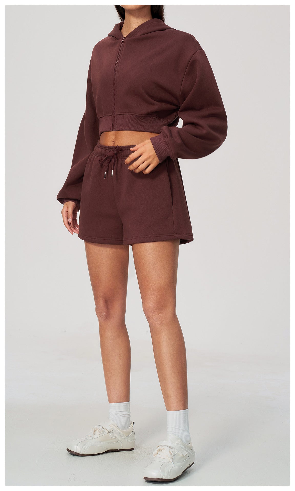 Women 2 Piece Fall Winter Tracksuits Fleece Lined Cropped Zip Up Hoodie and Drawstring Waist Loose Sweat Shorts with Side Pockets