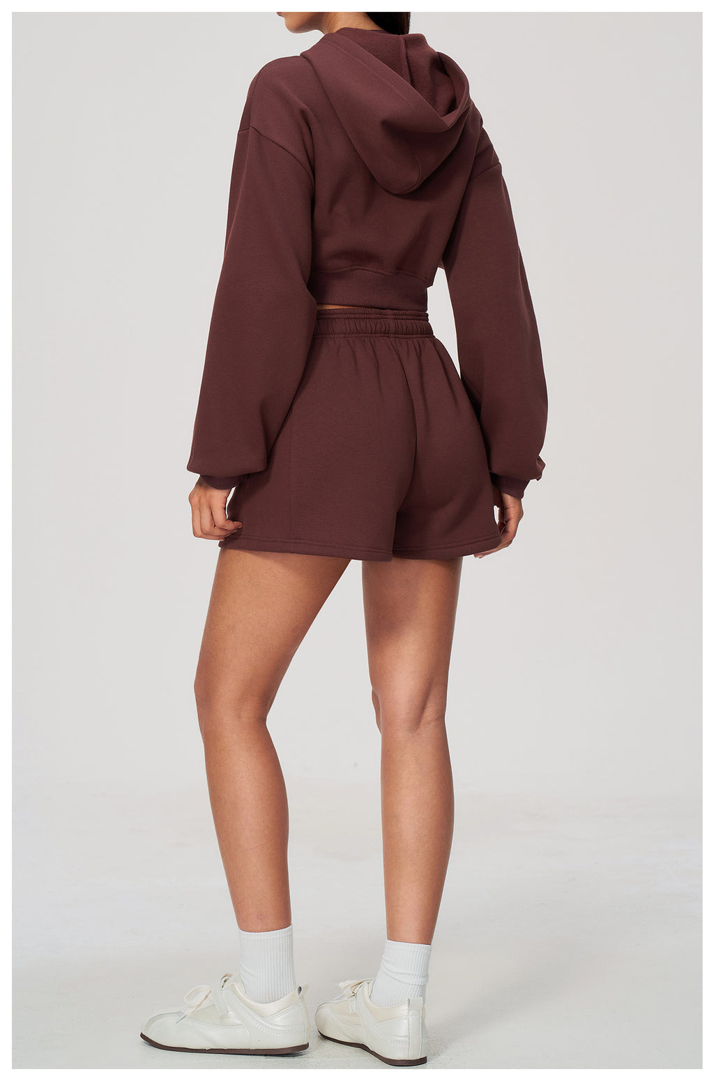 Women 2 Piece Fall Winter Tracksuits Fleece Lined Cropped Zip Up Hoodie and Drawstring Waist Loose Sweat Shorts with Side Pockets