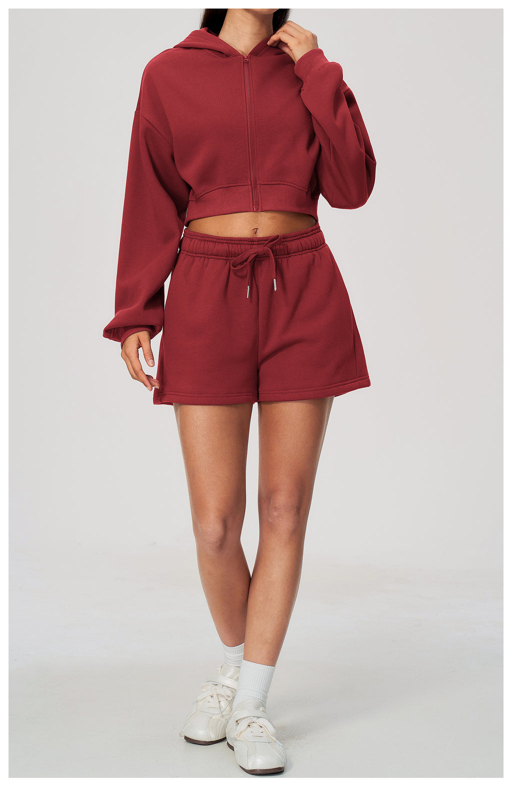 Women 2 Piece Fall Winter Tracksuits Fleece Lined Cropped Zip Up Hoodie and Drawstring Waist Loose Sweat Shorts with Side Pockets