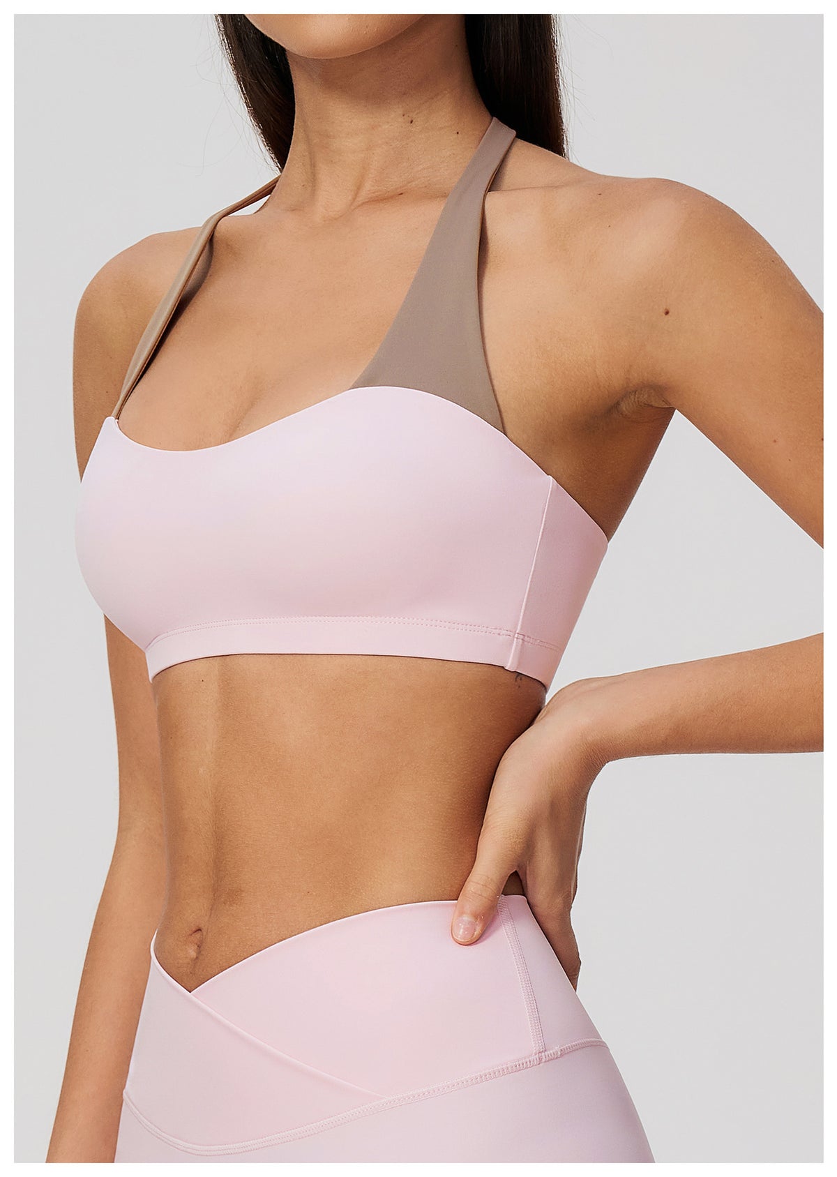 Women Color Blocking Halter Neck Open Back Sports Bra