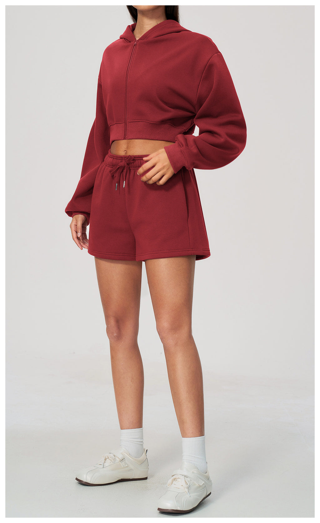 Women 2 Piece Fall Winter Tracksuits Fleece Lined Cropped Zip Up Hoodie and Drawstring Waist Loose Sweat Shorts with Side Pockets