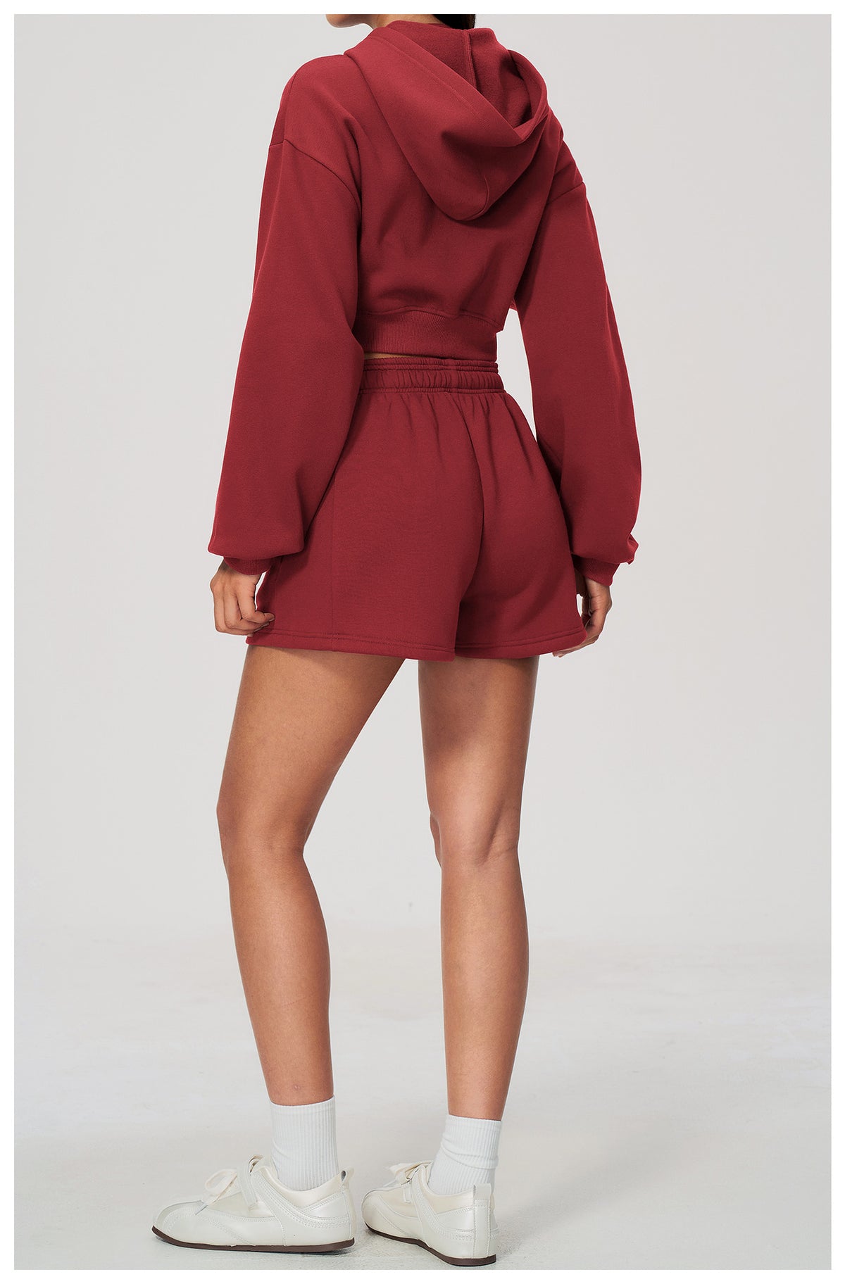 Women 2 Piece Fall Winter Tracksuits Fleece Lined Cropped Zip Up Hoodie and Drawstring Waist Loose Sweat Shorts with Side Pockets