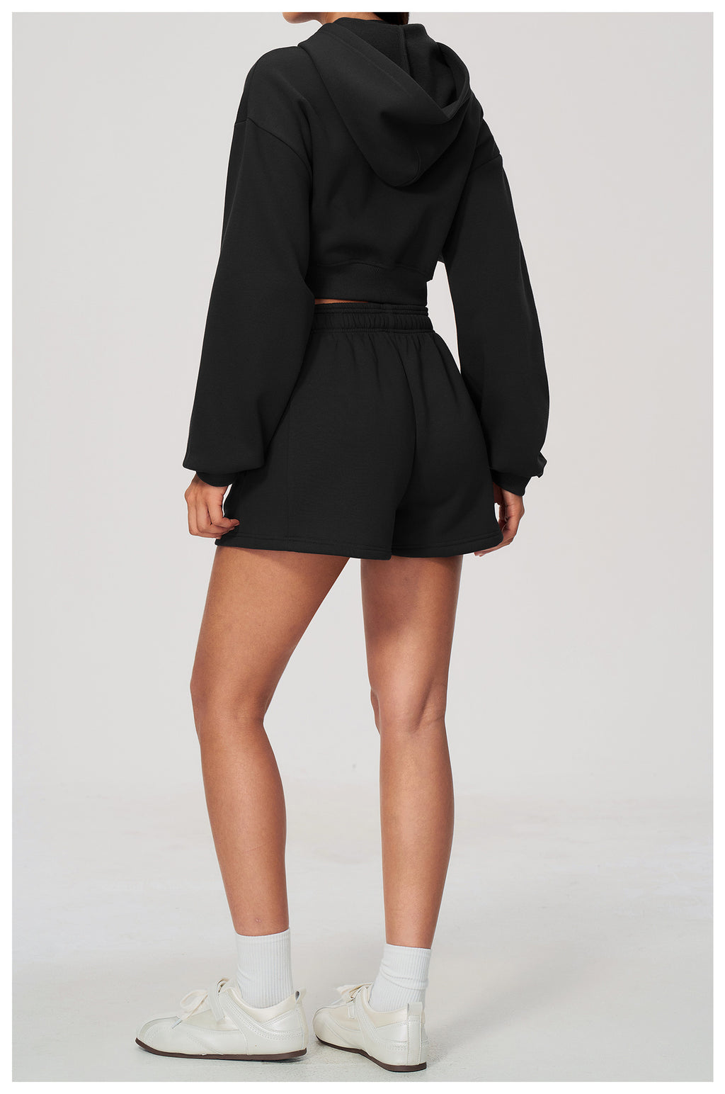 Women 2 Piece Fall Winter Tracksuits Fleece Lined Cropped Zip Up Hoodie and Drawstring Waist Loose Sweat Shorts with Side Pockets