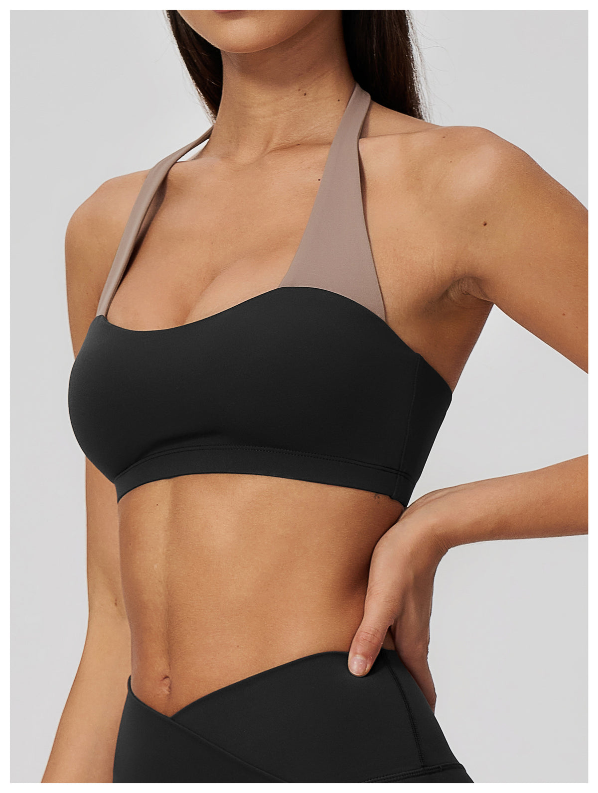 Women Color Blocking Halter Neck Open Back Sports Bra