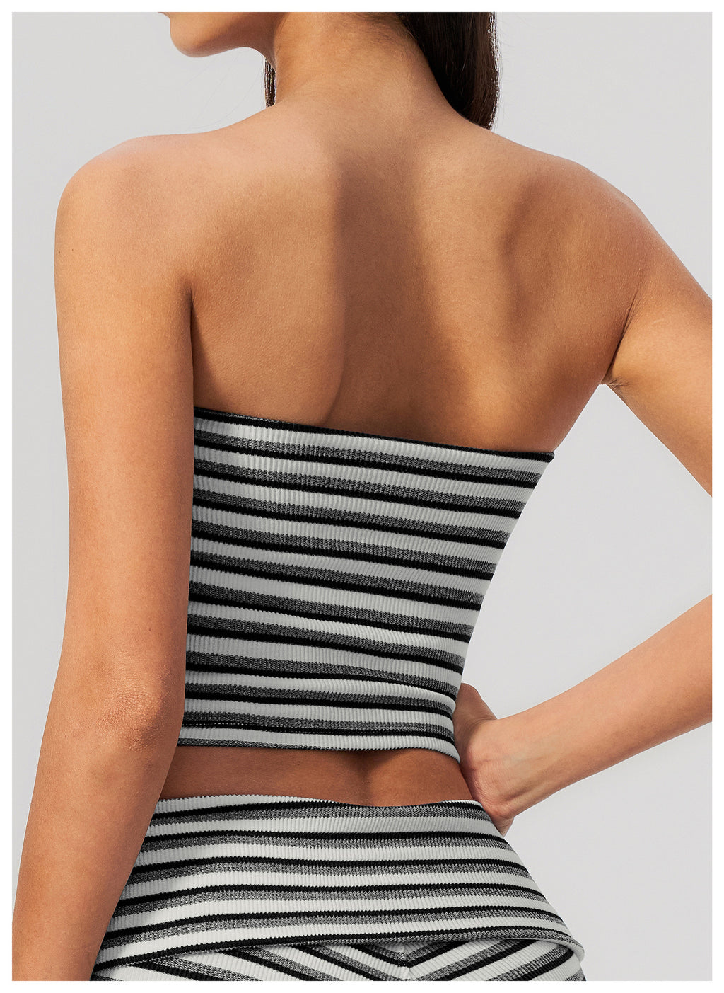 Women Ribbed Striped Strapless Soft Tube Top with Chest Pad