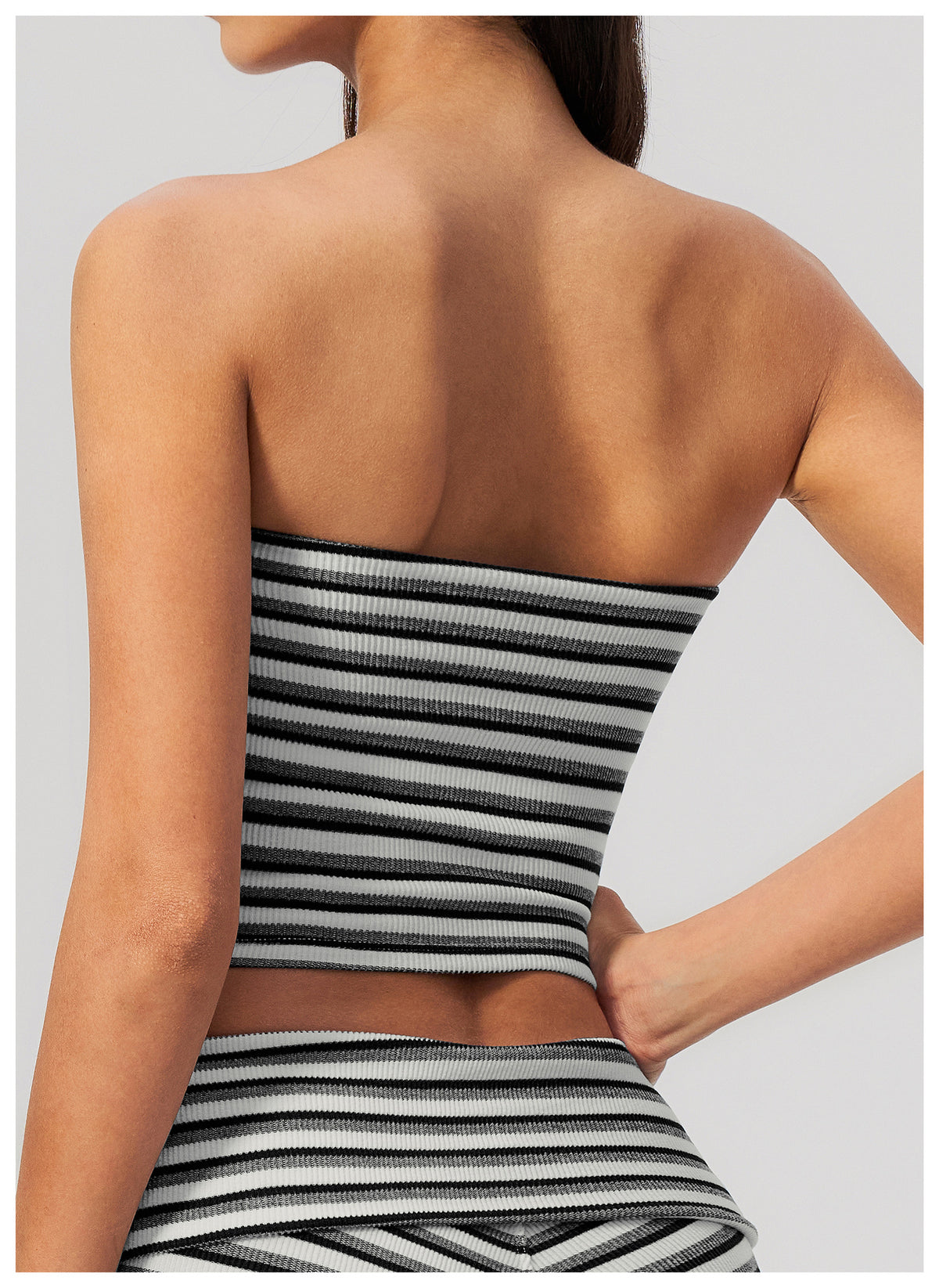 Women Ribbed Striped Strapless Soft Tube Top with Chest Pad
