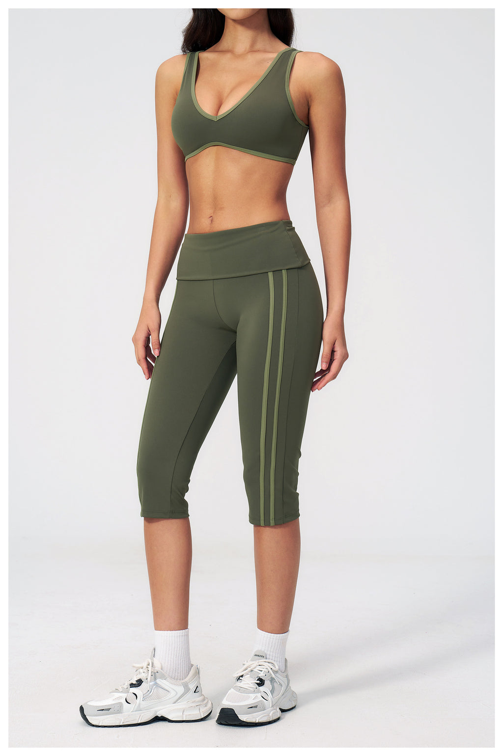 2 PCS Workout Set Women Contrast Color V Neck U Back Sports Bra and Fold Over Waist Capri Yoga Leggings