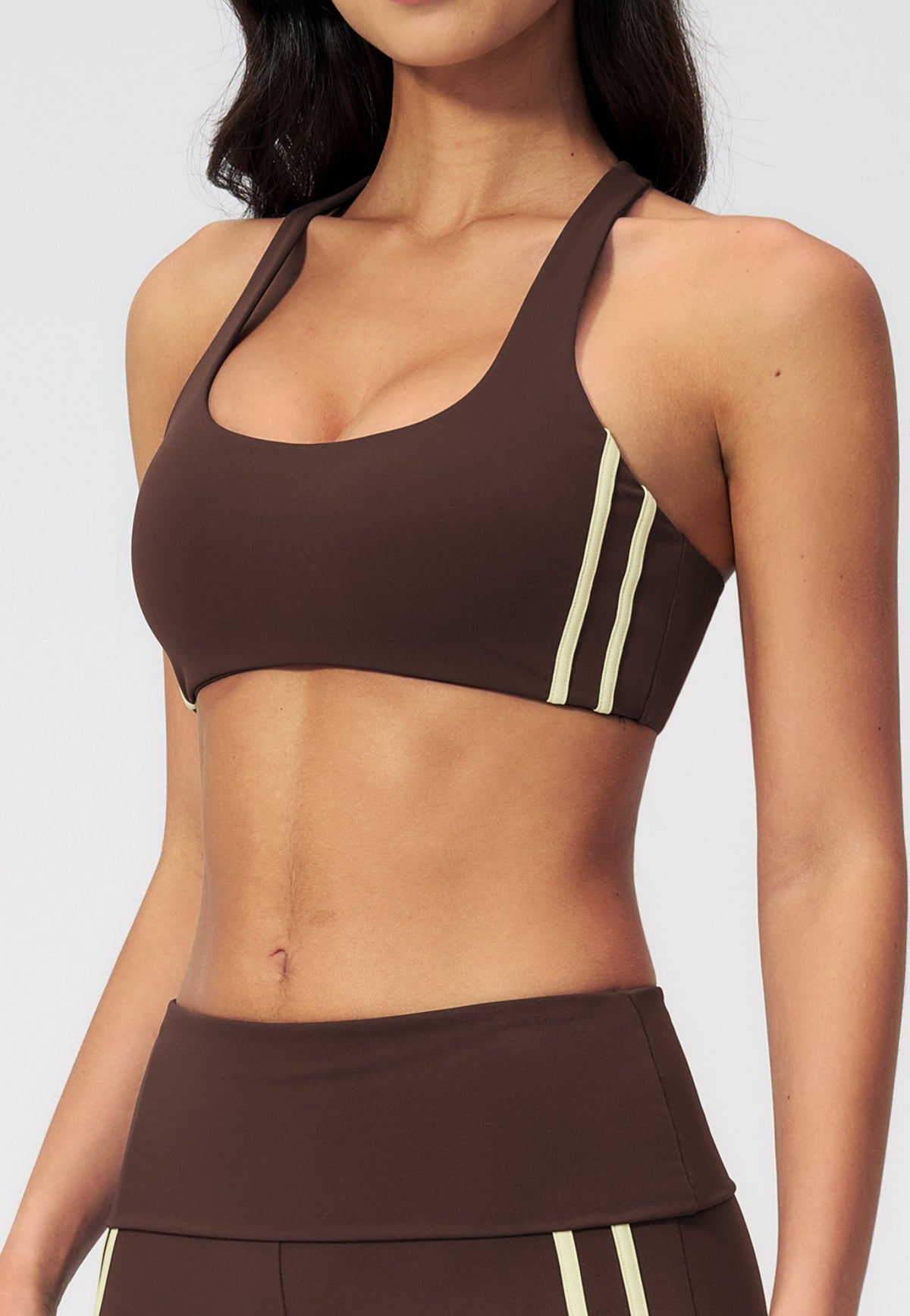 Women Contrast Color Scoop Neck Racerback High Support Sports Bra