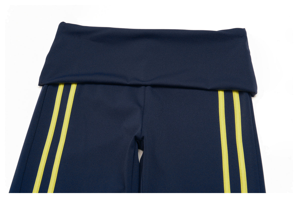 2 PCS Workout Set Women Contrast Color V Neck U Back Sports Bra and Fold Over Waist Capri Yoga Leggings
